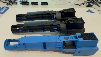 Gehäuse Roco CSD 477 Papagei Modelleisenbahn Dampflokomotive in H0