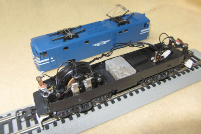 bahnwahn.de Zerlegte Modelleisenbahn-Lokomotive LIMA SAR E919