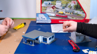 PIKO Güterumschlag-Set H0 Tankstelle Häuschen Bausatz