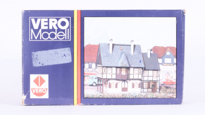 VERO Auhagen Bausatz Bahnhofstrasse 1-3 Modell 1:87 H0