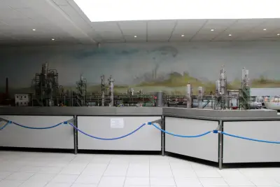 Automobilmuseum EFA mobile Zeiten Amerang Modelleisenbahn in Spur II Raffinerie