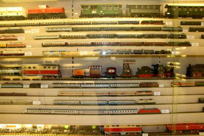 Automobilmuseum EFA mobile Zeiten Amerang Modelleisenbahn in Spur II Modellbahn in Vitrine