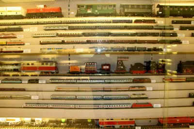 Automobilmuseum EFA mobile Zeiten Amerang Modelleisenbahn in Spur II Modellbahn in Vitrine