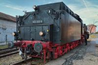 Schnellzug-Dampflokomotive 01 180 auf der Drehscheibe der Lokwelt Freilassing - Entschlacken, Tender