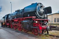 Schnellzug-Dampflokomotive 01 180 auf der Drehscheibe der Lokwelt Freilassing - rechts vorne