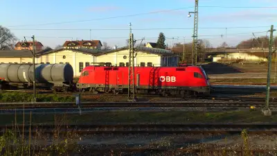 ÖBB SIEMENS Taurus Güterzug Kesselwagen Freilassing