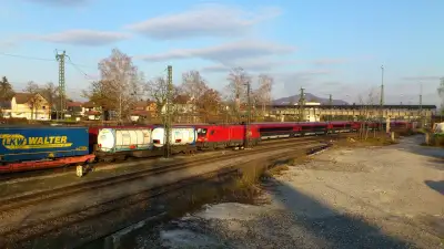 ÖBB Taurus Güterzug ÖBB Railjet Personenzug