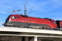 ÖBB railjet Taurus auf der Saalach-Brücke