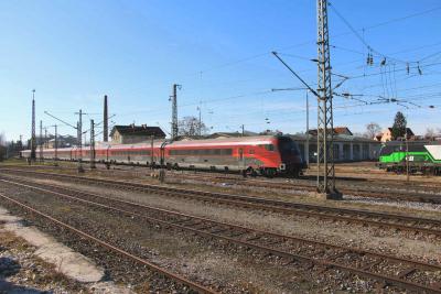 ÖBB Railjet am ehemaligen Betriebswerk Freilassing