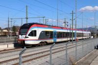 Ein Zug der BLB am Bahnhof Freilassing