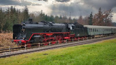 Schnellzug-Dampflokomotive 01 066 mit einem Sonderzug nach Freilassing