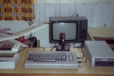 Homecomputer Commodore 64 mit Datasette, Floppy 1541, Drucker brother HR-5c