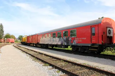 DB Netz Notfalltechnik Ausbildungszug Gefahrgut Freilassing Unterrichtswagen rot