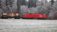 Elektrolok ÖBB Taurus 1116 079 mit einem Güterzug Kesselwagen bei Strass