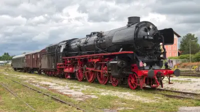 Schnellzug-Dampflokomotive DB 01 1104 am ehemaligen Betriebswerk Freilassing