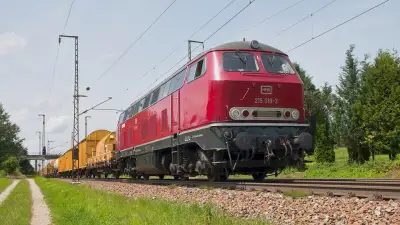 Diesellokomotive HFW 215 018-3 von Wiebe bei Niederstrass