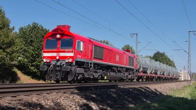 Diesellokomotive Class 77 DB 077 015-1 mit einem ZAS-Mülltransport in Freilassing