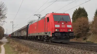 Elektrolokomotive DB 185 272-2 TRAXX Güterzug Freilassing