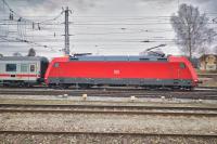 Elektrolok 101 057 mit einem Intercity in Freilassing