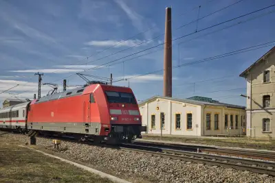 Elektrolokomotive DB 101 021 vor der Lokwelt Freilassing