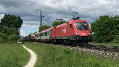Elektrolokomotive ÖBB Taurus 1016 025 Freilassing