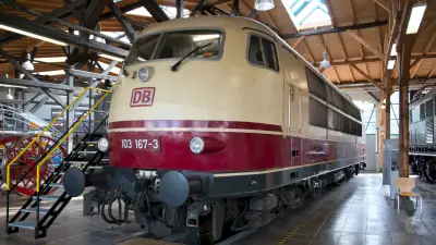 Elektrolokomotive DB 103 167-3 im Ringlokschuppen der Lokwelt Freilassing