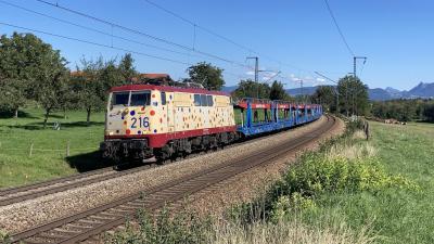 Elektrolokomotive Bundesbahn-Klassiker SMARTRAIL 111 216 bei Niederstrass