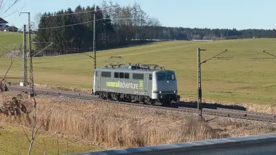 Elektrolokomotive railadventure Baureihe 111 Lokzug