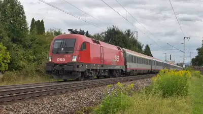 Elektrolokomotive ÖBB Taurus 1116 049 Eurocity Freilassing