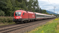 Elektrolokomotive ÖBB Taurus 1116 064 Eurocity Freilassing