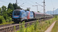 Elektrolokomotive ÖBB Taurus 1116 233 Railjet Niederstrass