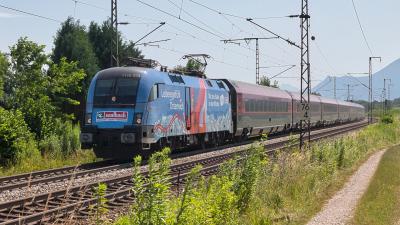 Elektrolokomotive ÖBB Taurus 1116 233 Railjet Niederstrass