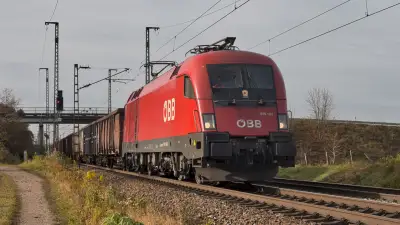 Elektrolokomotive ÖBB Taurus 1116 194 Niederstrass