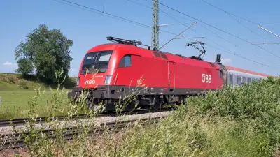 Elektrolokomotive ÖBB Taurus 1116 098 Niederstrass