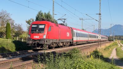 Elektrolokomotive ÖBB Taurus 1116 101 Eurocity Niederstrass