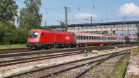 Elektrolokomotive ÖBB Taurus 1116 066 Bahnhof Freilassing