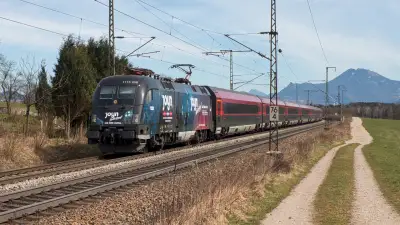ÖBB SIEMENS Taurus 1116 208 joyn Werbelok Railjet Niederstrass
