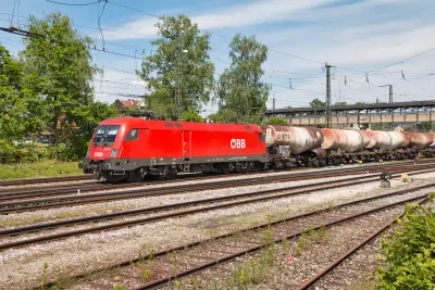 ÖBB Taurus 1116 171 mit einem Güterzug in Freilassing