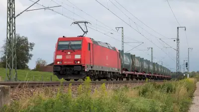 Elektrolokomotive DB TRAXX 185 253-2 Güterzug Niederstrass