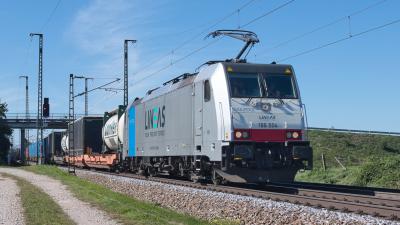 Elektrolokomotive Bombardier TRAXX RAILPOOL LINEAS 186 504 bei Niederstrass