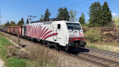 Mehrsystem-Elektrolokomotive RTC 189 901 Güterzug Freilassing