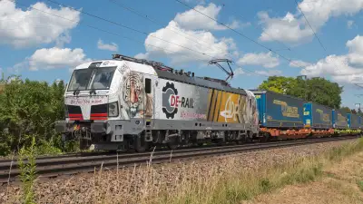 Elektrolokomotive ADESSO Vectron 6193 167 DE-RAIL WALTER Güterzug in Freilassing