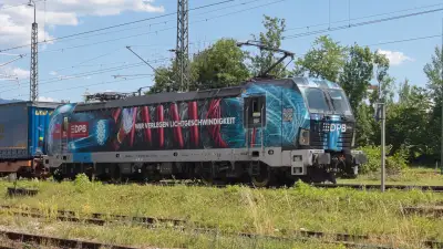 Elektrolokomotive DPB Vectron 6193 804-2 am Bahnhof Freilassing