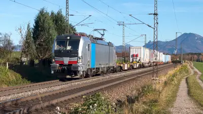 Elektrolokomotive RAILPOOL Vectron 6193 166 Niederstrass