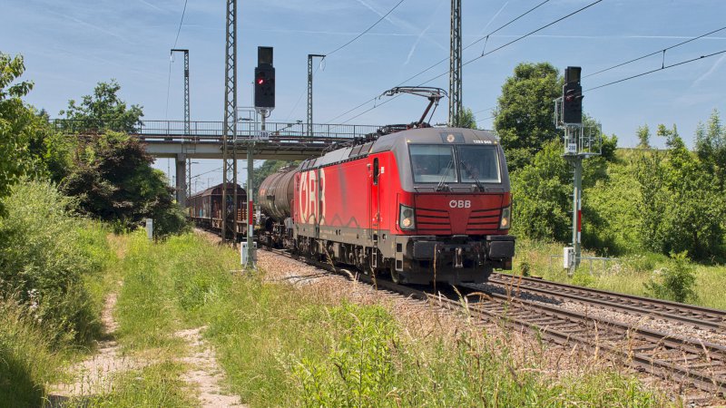 Elektrolokomotive ÖBB Vectron 1293 040 Niederstrass
