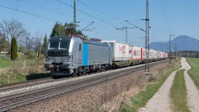 Elektrolokomotive Vectron RAILPOOL 6193 195 Güterzug
