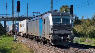 Elektrolok RAILPOOL Vectron 6193 116 Güterzug Niederstrass