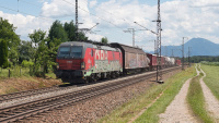 Elektrolokomotive ÖBB Vectron 1293 038 Güterzug Niederstrass