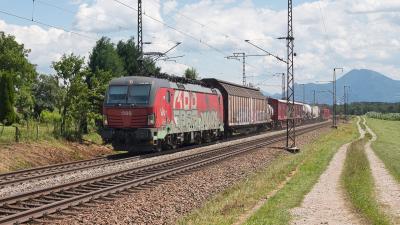 Elektrolokomotive ÖBB Vectron 1293 038 Güterzug Niederstrass