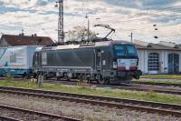 MRCE SIEMENS Vectron 193 668 mit einem Güterzug in Freilassing